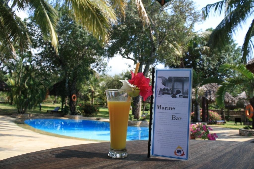 Diani Marine Divers Village Диани Бийч Екстериор снимка