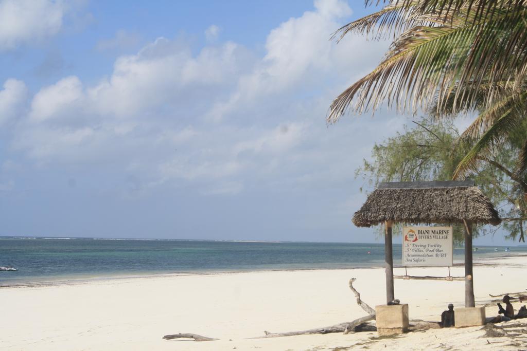 Diani Marine Divers Village Диани Бийч Екстериор снимка
